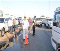 تسيير حركة مرور السيارات بالطريق الزراعي بعد إخماد حريق مصنع بلاستيك 
