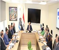 وزير قطاع الأعمال يتابع مستجدات تنفيذ المشروعات الفندقية والسياحية والتجارية