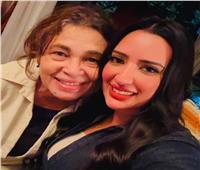 سيرا إبراهيم مع لبنى ونس في كواليس «حكايتي أنا» | صور
