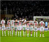 ثنائي البنك الأهلي يصافح لاعبي الزمالك 