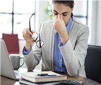 بسبب الكمبيوتر والأجهزة المحمولة.. إليك 8 أعراض تشير إلى إجهاد العين