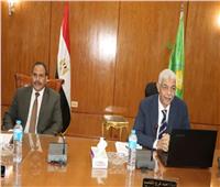 القاصد يستعرض مشروعات التخرج ويوجه بأهمية عمل هوية بصرية لجامعة المنوفية 