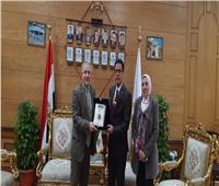 رئيس جامعة بنها يستقبل نائب رئيس جامعة إيجان اليونانية 