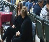 «ميرفت أمين» تدعم حنان سليمان في عزاء شقيقها