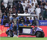 شاهد سقوط سالم الدوسري المرعب خلال مباراة الهلال والرائد