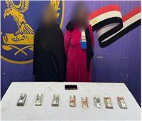 حبس سيدتين لسرقتهما مبلغ مالي بأسلوب النشل في الساحل
