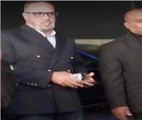 مدحت العدل يصل عزاء الفنان نبيل الحلفاوي في مسجد الشرطة 