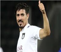 إعلامي يكشف تفاصيل جديدة بشأن مفاوضات الأهلي مع الجزائري «بغداد بونجاح»