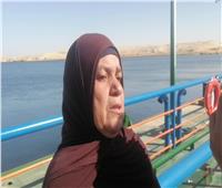 بكاء والدة الشهيد اسلام لحظة افتتاح كوبري باسمه على قناة السويس 