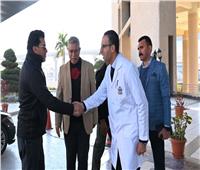 وزير الرياضة يصل المستشفي للاطمئنان على لاعب الزمالك السابق 
