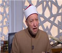 هل يحق للزوج منع زوجته من زيارة أهلها؟.. أمين الفتوى يُجيب