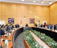 وزير الإسكان يلتقي مجموعة من المطورين بإقليم الساحل الشمالي الغربي