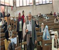 نائب رئيس جامعة الأزهر يوجه بضرورة الانتهاء من تصحيح الأوراق أولًا بأول