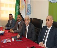 رئيس جامعة المنوفية يعقد اجتماع مجلس العمداء بكلية الصيدلة