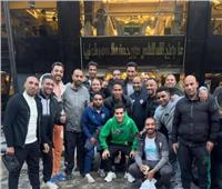 لفتة إنسانية من سيف الجزيري مع عمال الزمالك