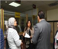 وزيرة التنمية المحلية تلتقى بعدد من المواطنين وتستمع لبعض الشكاوي