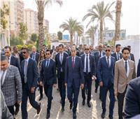 رئيس الوزراء يشهد إطلاق أكبر قافلة مساعدات للأشقاء الفلسطينيين