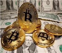 «بتكوين» تتراجع دون 99 ألف دولار مع جني الأرباح ومخاوف الأسواق التقنية