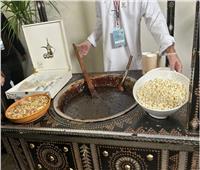 فيديو| الحلوى العُمانية.. موروث شعبي يكتسح معرض الكتاب