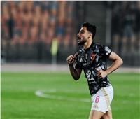 "الطماع ملوش مكان".. هتافات غاضبة من جماهير الأهلي ضد أكرم توفيق