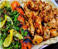 كباب الدجاج المشوي على الفحم من أشهى أكلات رمضان 2025
