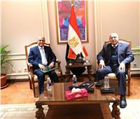 المنشآت الرياضية بكأس العالم 2030.. محاور لقاء «الوزير» وسفير المغرب