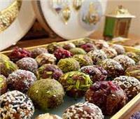لعشاق حلويات رمضان 2025| كرات التمر بالمكسرات والشوكولاته 