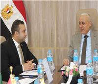 مدير فرع الرعاية الصحية بالأقصر يبحث القضاء على قوائم الانتظار