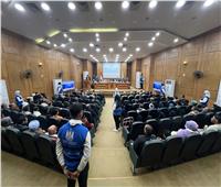 محافظ قنا: الرئيس لا يدّخر جهدًا في تقديم الدعم لأسر الشهداء 