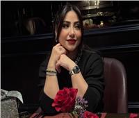 بوسي تحتفل بعيد الحب وسط أجواء رومانسية | صور