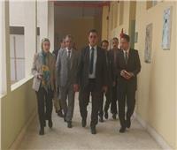 جامعة دمنهور تستقبل وفد اللجنة الثلاثية لمتابعة تجهيزات كلية الفنون التطبيقية