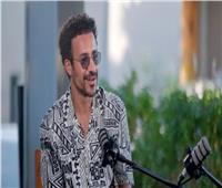 أحمد داوود: «زوجتي بتحسسني بالأمان.. ومحمد خان قالي نصيحة غيرت مسيرتي»