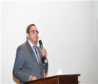 محافظ قنا يشيد بدور الأزهر الشريف في نشر ثقافة السلام والتعايش