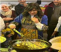 السفيرة نبيلة مكرم.. نموذج للوحدة الوطنية يتجسد في إفطار المطرية| صور وفيديو
