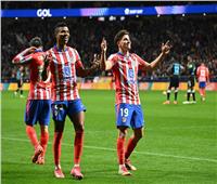 أتلتيكو مدريد يهاجم برشلونة بـ«ألفاريز وجريزمان»