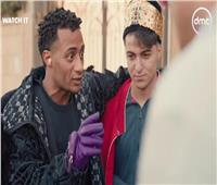 محمد رمضان يفاجئ طالب ثانوية عامة يعمل عامل نظافة ويمنحه 100 ألف جنيه