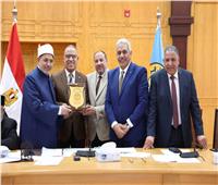 مجلس جامعة الأزهر يكرِّم عميد كلية الهندسة وأعضاء مكتب التميُّز
