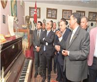 وزير الخارجية يستعيد الذكريات بزيارة مدرسته الثانوية بأسيوط
