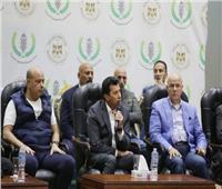 وزير الرياضة يكرم ابطال الدورات الرمضانية بمركز التنمية الشبابية بالجزيرة