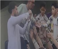 فرحة العيد.. توزيع العيدية على الأطفال في مسجد السلام بعزبة النخل |فيديو