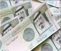 استقرار سعر الريال السعودي في بداية تعاملات اليوم الخميس