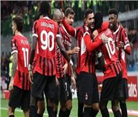 ميلان يصطدم بفيورنتينا في لقاء الأمل الأخير