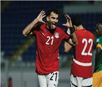 مفاجأة.. زيزو يوقع للأهلي على 4 نسخ من عقود اتحاد الكرة