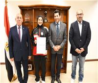 وزير الرياضة ورئيس الاولمبية يكرمان أبطال منتخبات الكاراتيه