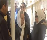 عارفة عبد الرسول تنهار في وداع شريك حياتها بالإسكندرية