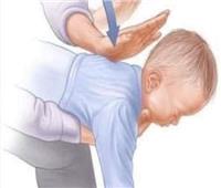 إسعافات سريعة.. ماذا تفعلين إذا شَرِقَ رضيعك لإنقاذ حياته؟