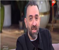 عمرو سلامة يكشف الوجه الآخر للعاملين في الفن 