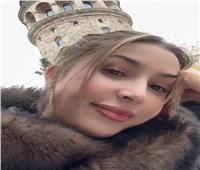 بعد زلزال تركيا.. جنات تغني في إسطنبول "ضعت منك"