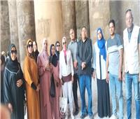 وحدة السكان تزور المعالم الأثرية والدينية بإسنا لتعزيز الوعي الثقافي