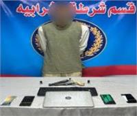 ضبط عاطل لقيامه بسرقة الهواتف المحمولة بالشرابية
